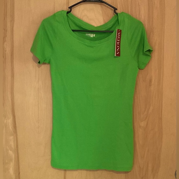 Merona Women's Lime Green V-Neck Ultimate Tee - NWT - Picture 1 of 3